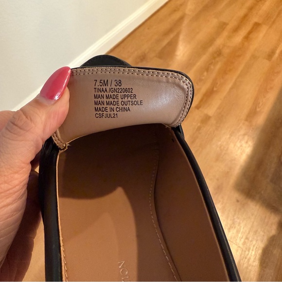 SOLD ❌ BCBG BLACK LOAFERS SIZE 7.5 - Picture 4 of 4